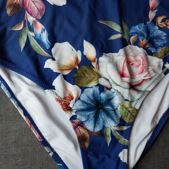 CUPSHE BATHING SUIT - Picture 4 of 7